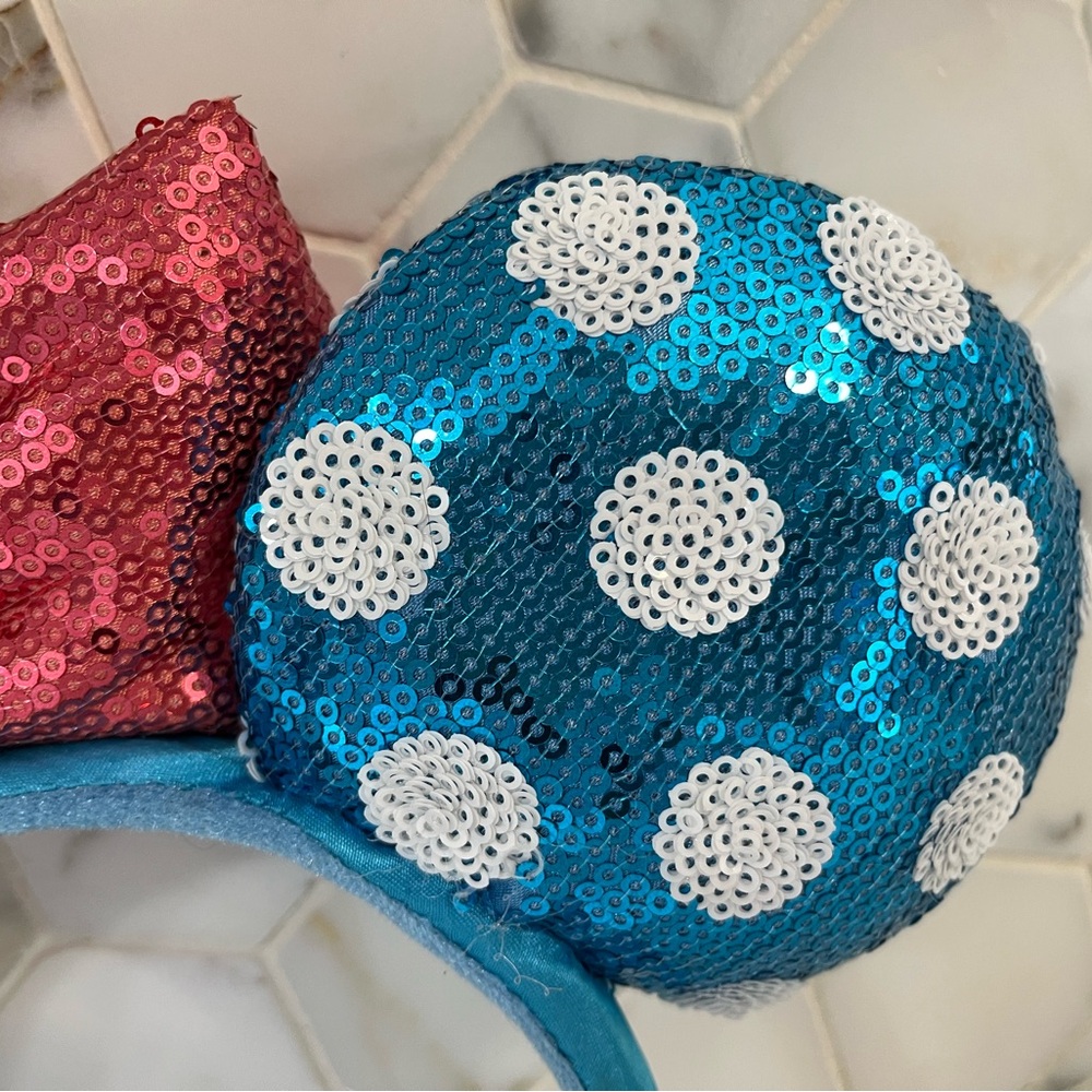 Disney Parks Classic Minnie Ear Sequin Headband Blue Polka Dot Red Bow and Daisy - Picture 12 of 16